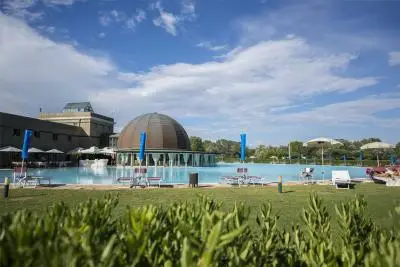 img4857261 Piscina Cosmopolitan Golf & Country Club